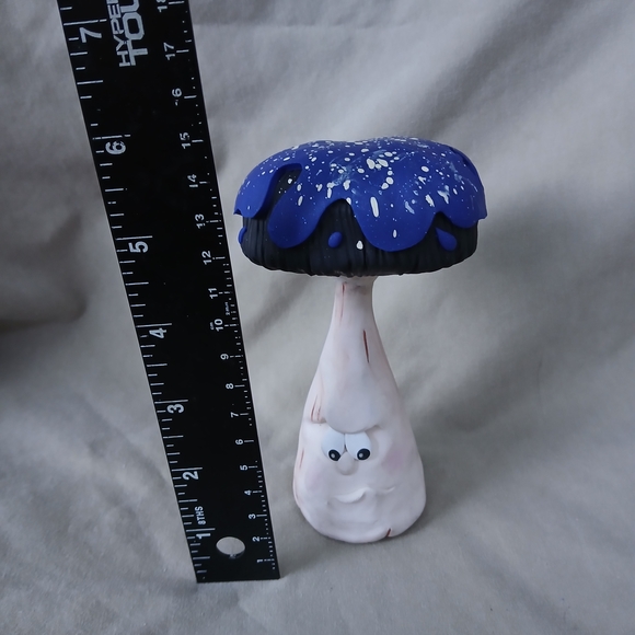 Blue and White Mushroom Figurine - Picture 8 of 8